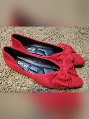 Women’s Red Bow Pointed-Toe Flats